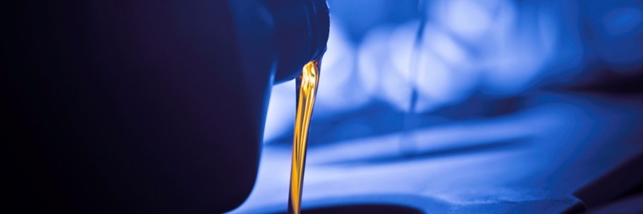 Pouring oil